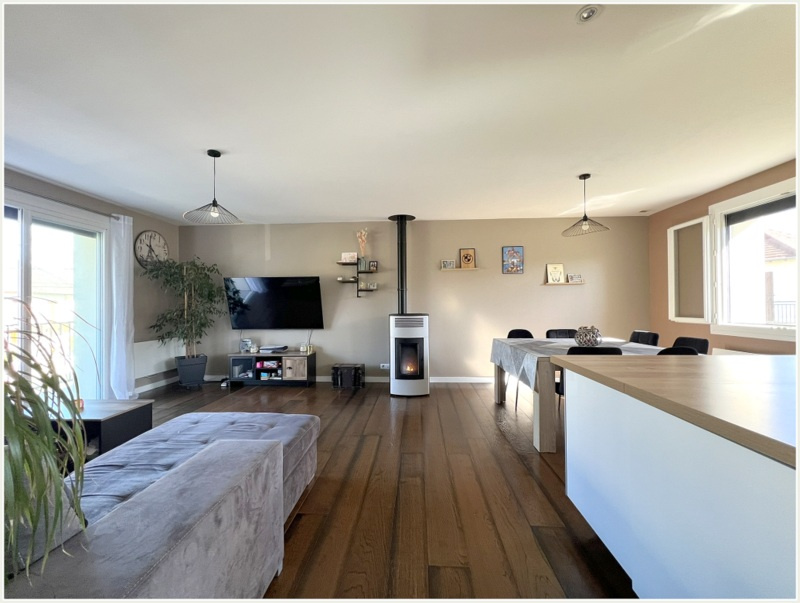 Maison d'habitation  6 pièces 113 m2 avec garage et jardin